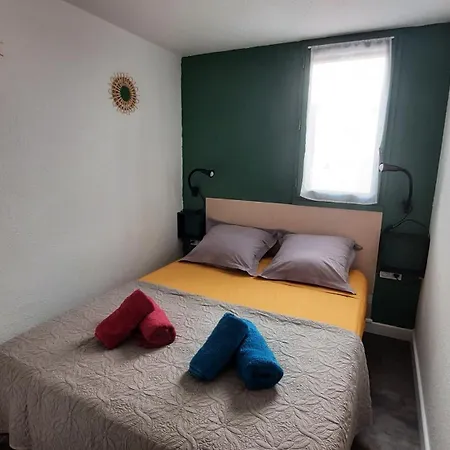 2 Pieces Mezzanine Avec Piscine *