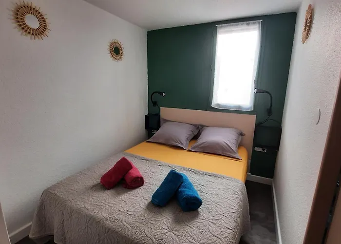 2 Pieces Mezzanine Avec Piscine *